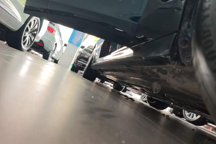 Used Mercedes-Benz C-Class 2025 C 260 L Obsidian Night Sport Edition Right Side Sill