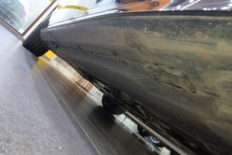 Used Mercedes-Benz C-Class 2025 Refresh C 260 L Night Edition Sports Version Right Side Sill