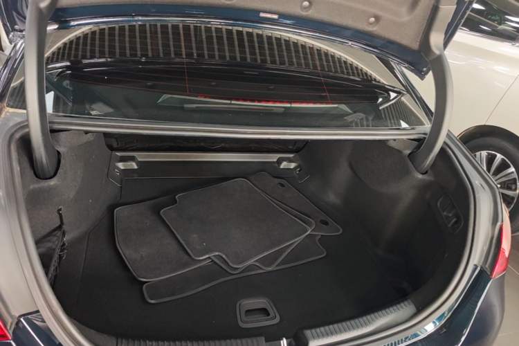 Used Mercedes-Benz C-Class 2025 C 260 L Obsidian Night Sport Edition Trunk
