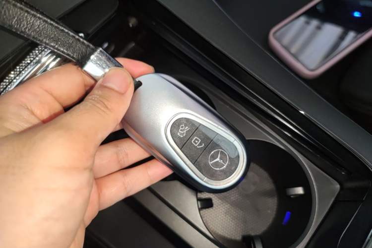 Used Mercedes-Benz C-Class 2025 Facelift C 260 L Sport Edition Vehicle Key