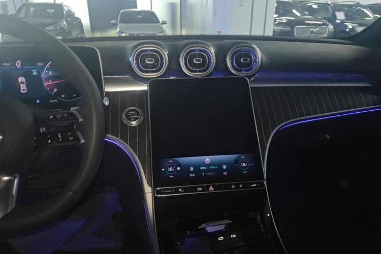 Used Mercedes-Benz C-Class 2025 C 260 L Sport Edition Audio And AC Panel