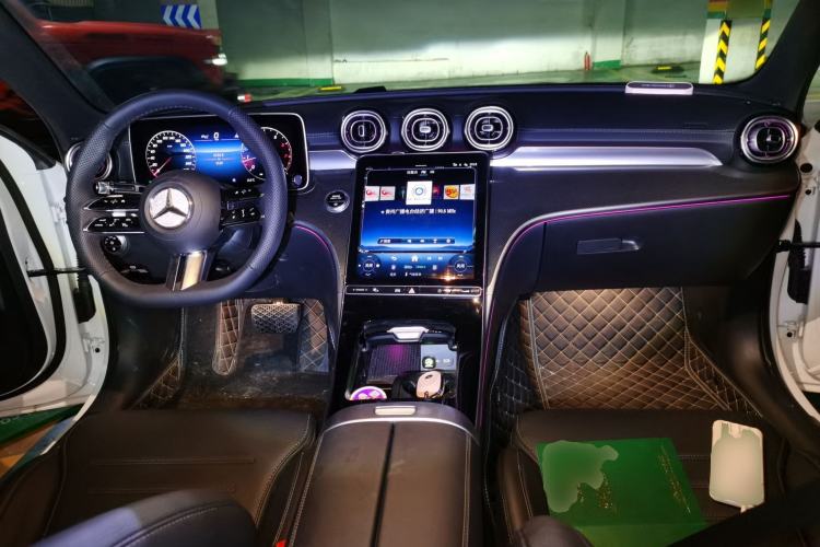 Used Mercedes-Benz C-Class 2025 Facelift C 260 L Sport Edition Center Console