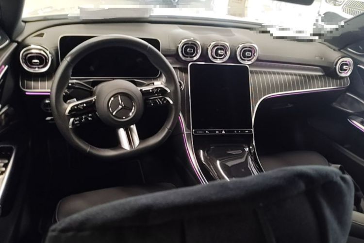 Used Mercedes-Benz C-Class 2025 C 260 L Obsidian Night Sport Edition Center Console
