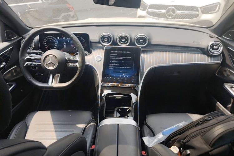 Used Mercedes-Benz C-Class 2025 C 260 L Obsidian Night Sport Edition Center Console