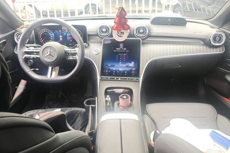 Used Mercedes-Benz C-Class 2025 C 260 L Sport Edition Center Console
