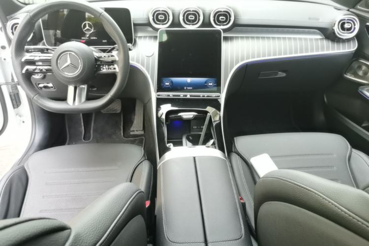 Used Mercedes-Benz C-Class 2025 C 260 L Sport Edition Center Console