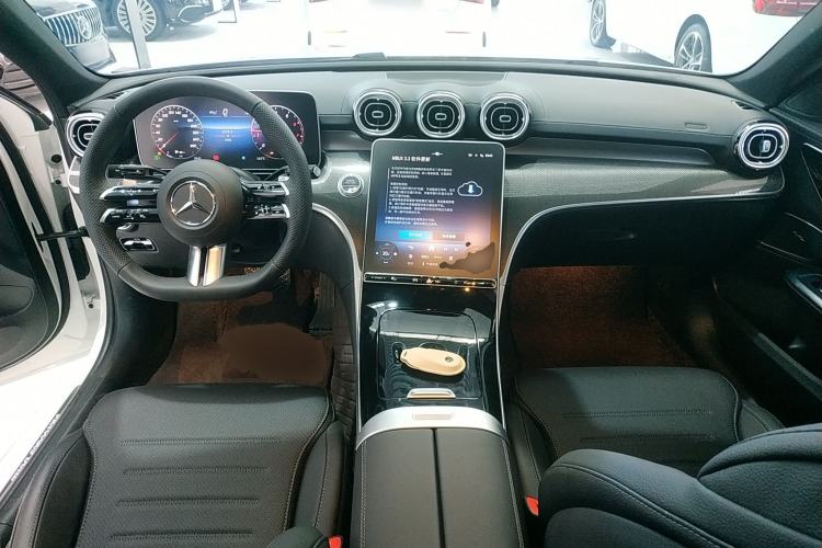 Used Mercedes-Benz C-Class 2025 Facelift C 260 L Sport Edition Center Console