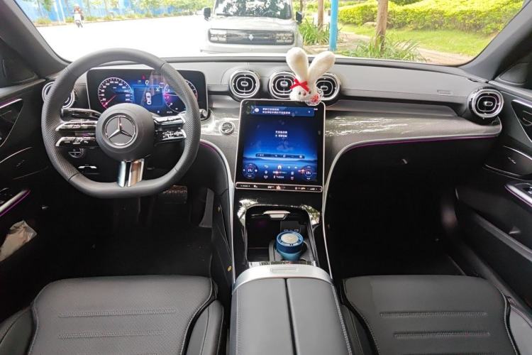 Used Mercedes-Benz C-Class 2025 C 260 L Sport Edition Center Console