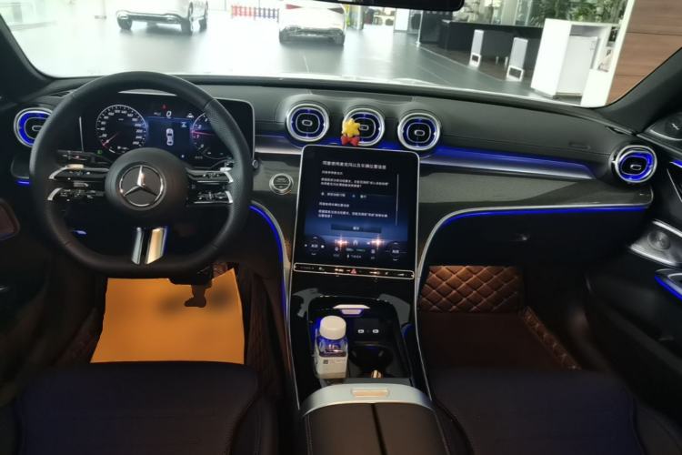Used Mercedes-Benz C-Class 2025 C 260 L Obsidian Night Sport Edition Center Console