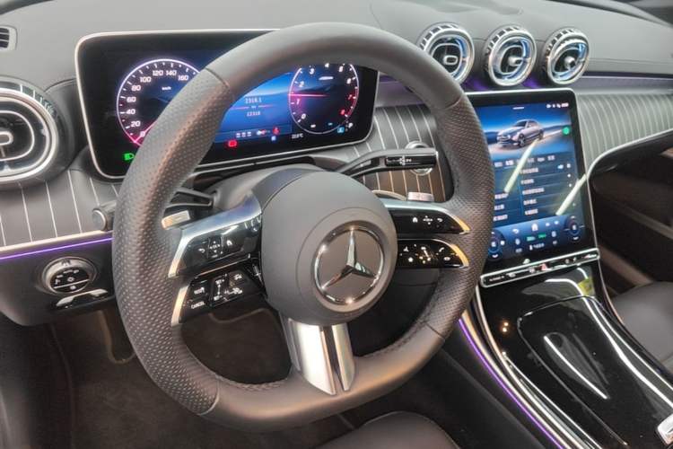Used Mercedes-Benz C-Class 2025 C 260 L Obsidian Night Sport Edition Center Console
