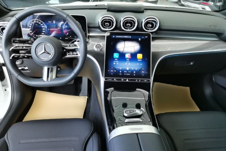 Used Mercedes-Benz C-Class 2025 Facelift C 260 L Sport Edition Center Console