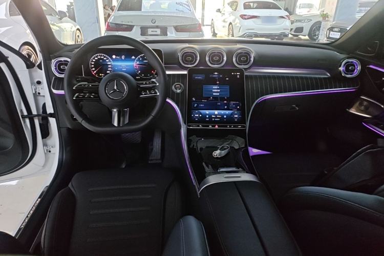 Used Mercedes-Benz C-Class 2025 C 260 L Obsidian Night Sport Edition Center Console