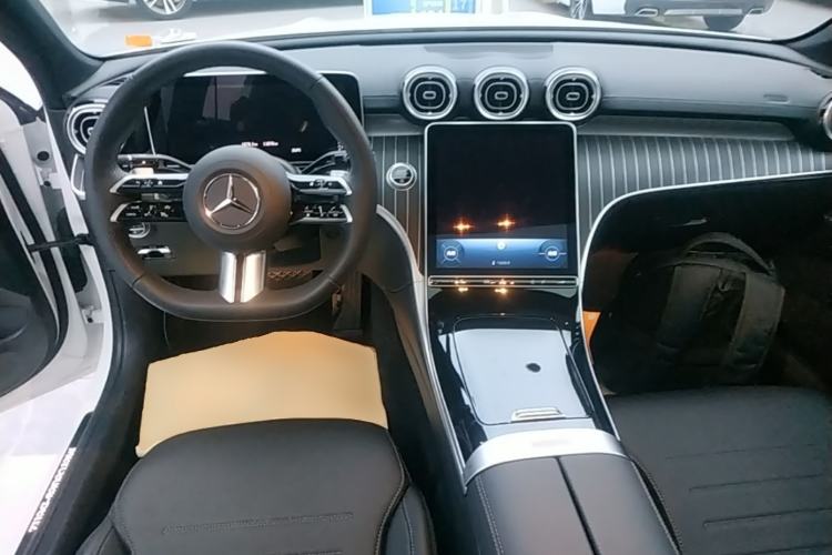 Used Mercedes-Benz C-Class 2025 C 260 L Obsidian Night Sport Edition Center Console