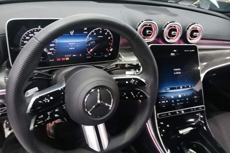 Used Mercedes-Benz C-Class 2025 Facelift C 260 L Sport Edition Center Console