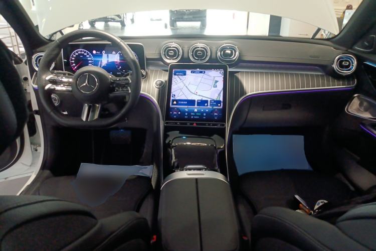 Used Mercedes-Benz C-Class 2025 C 260 L Obsidian Night Sport Edition Center Console