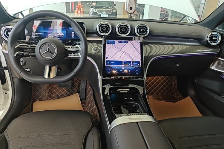 Used Mercedes-Benz C-Class 2025 C 260 L Obsidian Night Sport Edition Center Console