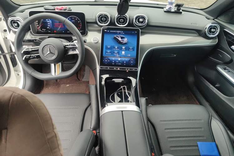 Used Mercedes-Benz C-Class 2025 C 260 L Sport Edition Center Console
