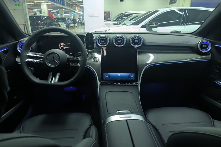 Used Mercedes-Benz C-Class 2025 Facelift C 260 L Sport Edition Center Console