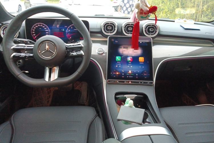 Used Mercedes-Benz C-Class 2025 Facelift C 260 L Sport Edition Center Console