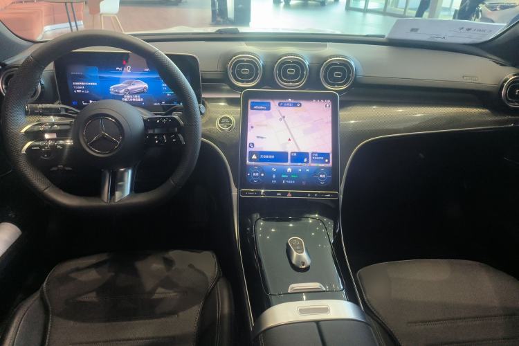 Used Mercedes-Benz C-Class 2025 Facelift C 260 L Sport Edition Center Console