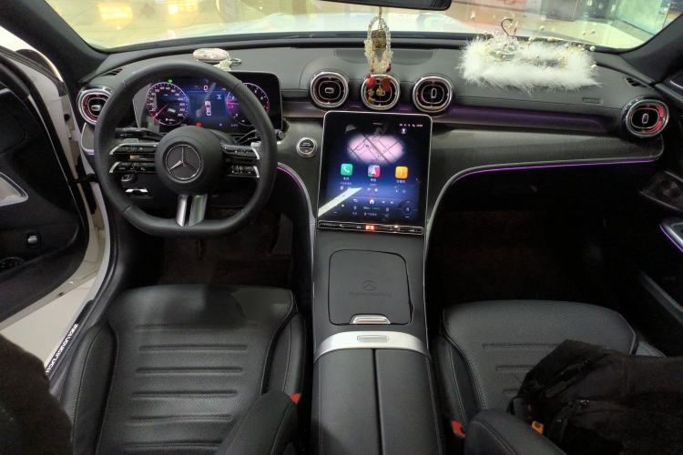 Used Mercedes-Benz C-Class 2025 C 260 L Obsidian Night Sport Edition Center Console