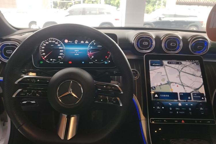 Used Mercedes-Benz C-Class 2025 C 260 L Obsidian Night Sport Edition Center Console