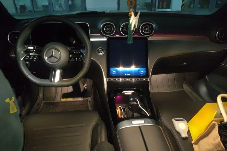 Used Mercedes-Benz C-Class 2025 Refresh C 200 L Sport Edition Center Console