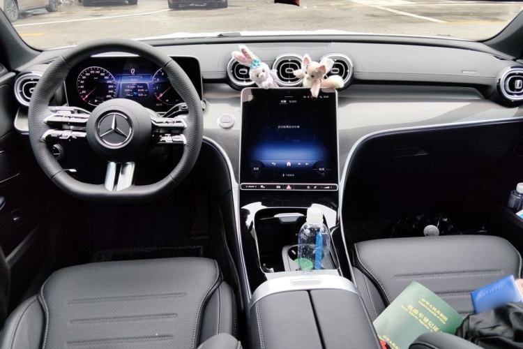 Used Mercedes-Benz C-Class 2025 Facelift C 260 L Sport Edition Center Console