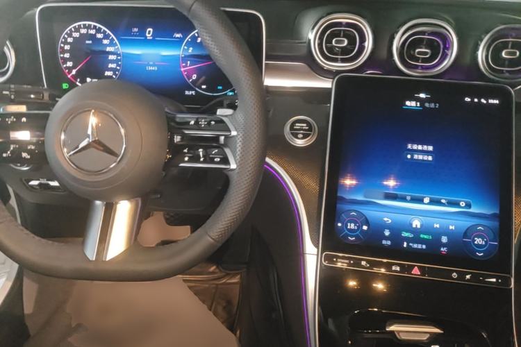 Used Mercedes-Benz C-Class 2025 Facelift C 260 L Sport Edition Center Console