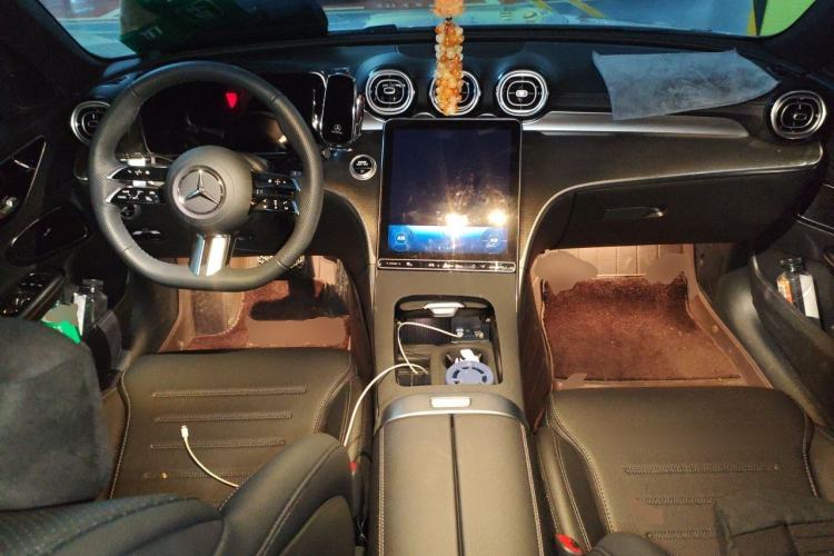 Used Mercedes-Benz C-Class 2025 Facelift C 260 L Sport Edition Center Console