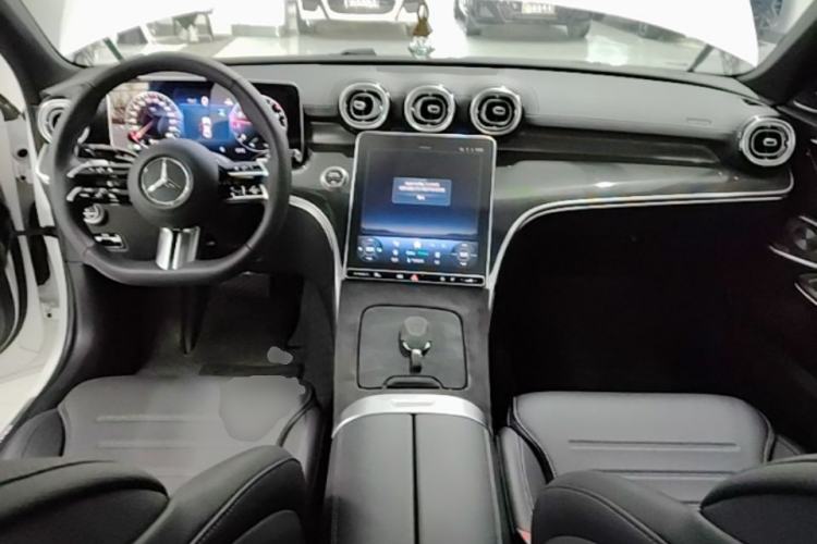 Used Mercedes-Benz C-Class 2025 Refresh C 260 L Night Edition Sports Version Center Console