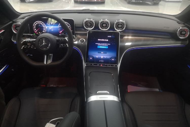 Used Mercedes-Benz C-Class 2025 Facelift C 260 L Sport Edition Center Console