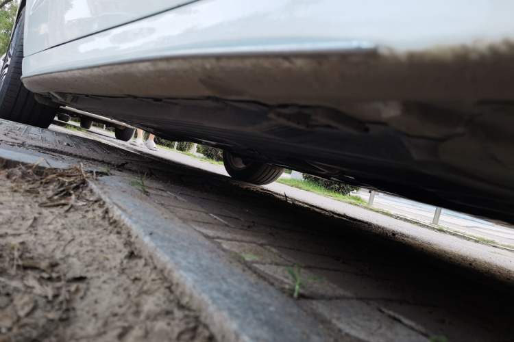 Used Mercedes-Benz C-Class 2025 C 260 L Sport Edition Chassis Front Right