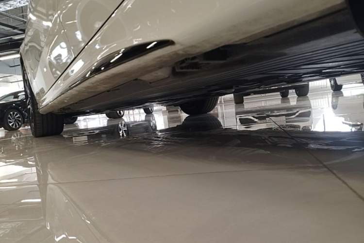 Used Mercedes-Benz C-Class 2025 C 260 L Obsidian Night Sport Edition Chassis Rear Left