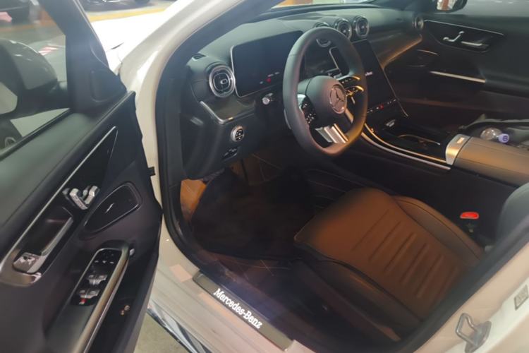 Used Mercedes-Benz C-Class 2025 Facelift C 260 L Sport Edition Driver Seat