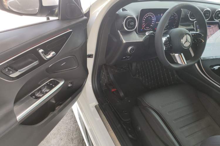 Used Mercedes-Benz C-Class 2025 Refresh C 200 L Sport Edition Driver Seat