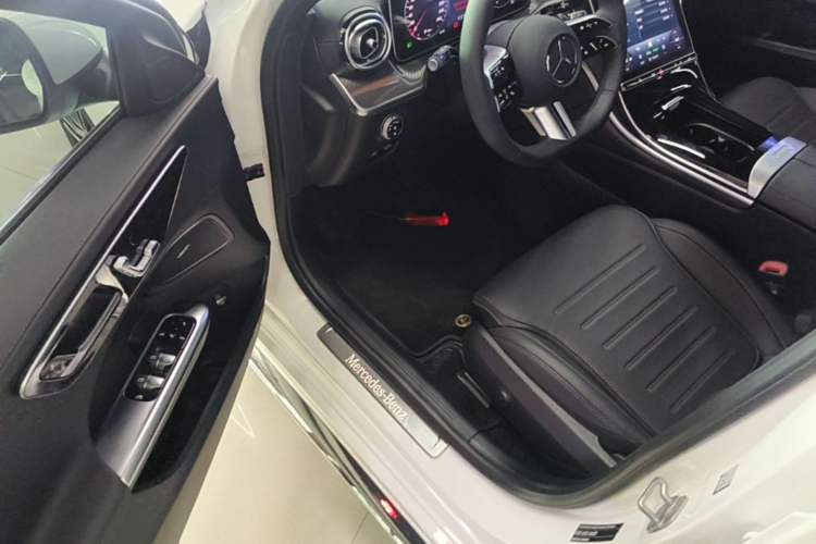 Used Mercedes-Benz C-Class 2025 Facelift C 260 L Sport Edition Driver Seat