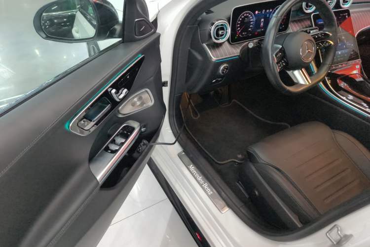 Used Mercedes-Benz C-Class 2025 C 260 L Obsidian Night Sport Edition Driver Seat