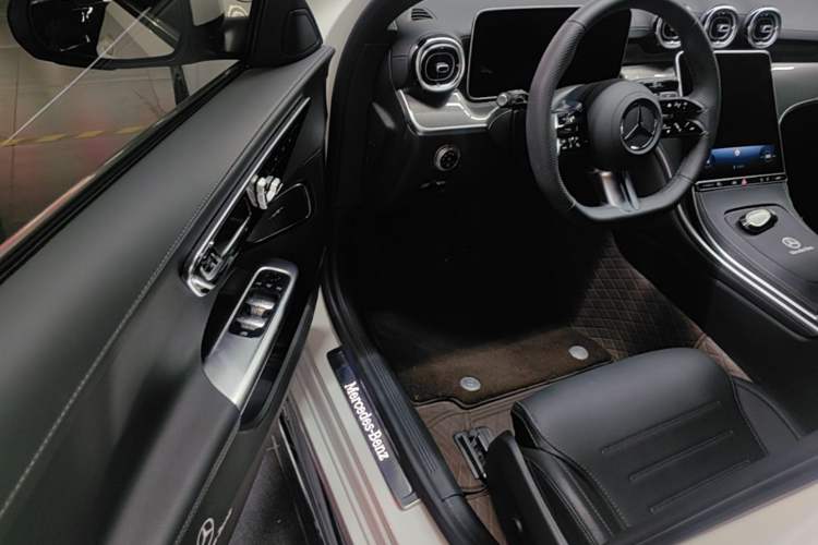 Used Mercedes-Benz C-Class 2025 Facelift C 260 L Sport Edition Driver Seat