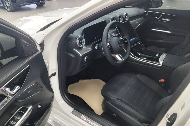 Used Mercedes-Benz C-Class 2025 Facelift C 260 L Sport Edition Driver Seat