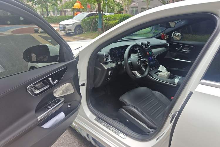 Used Mercedes-Benz C-Class 2025 Facelift C 260 L Sport Edition Driver Seat