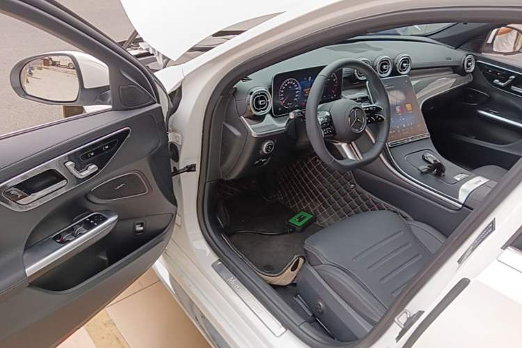 Used Mercedes-Benz C-Class 2025 Facelift C 260 L Sport Edition Driver Seat