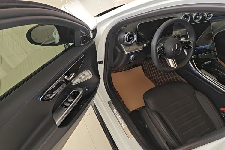 Used Mercedes-Benz C-Class 2025 C 260 L Obsidian Night Sport Edition Driver Seat