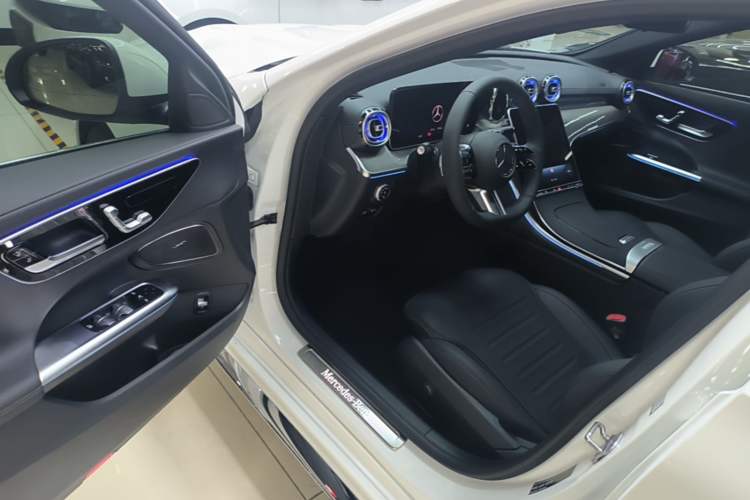 Used Mercedes-Benz C-Class 2025 Facelift C 260 L Sport Edition Driver Seat
