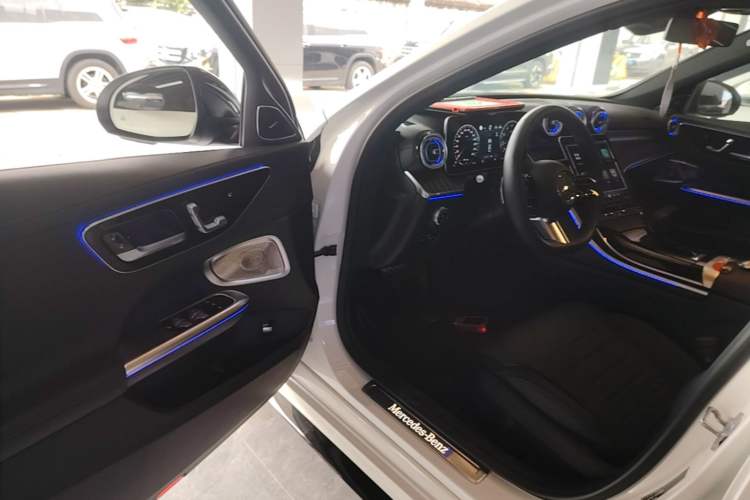 Used Mercedes-Benz C-Class 2025 C 260 L Obsidian Night Sport Edition Driver Seat