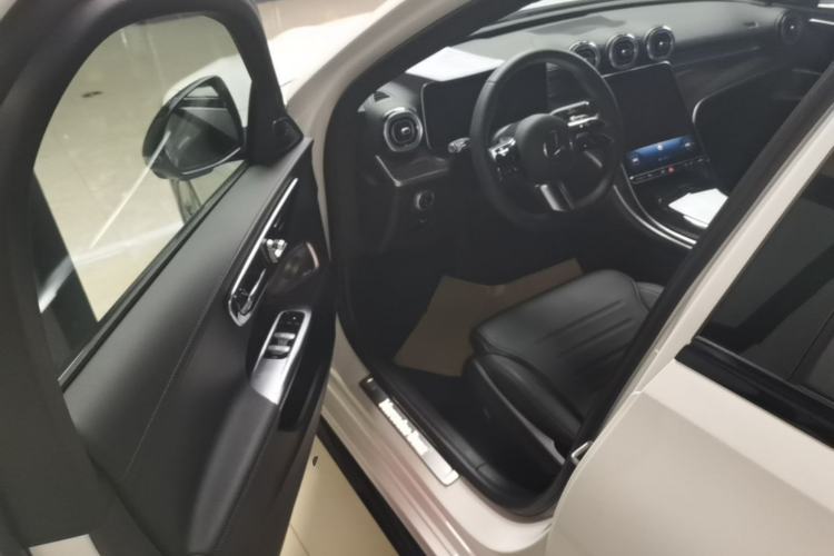 Used Mercedes-Benz C-Class 2025 C 260 L Obsidian Night Sport Edition Driver Seat