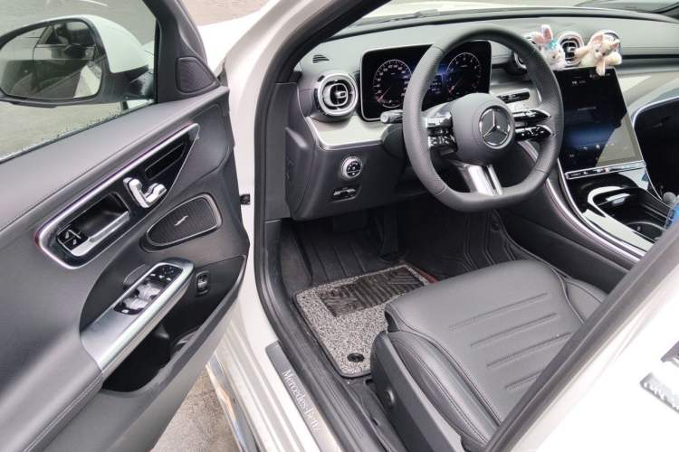 Used Mercedes-Benz C-Class 2025 Facelift C 260 L Sport Edition Driver Seat