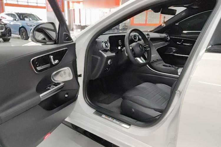 Used Mercedes-Benz C-Class 2025 Refresh C 260 L Night Edition Sports Version Driver Seat