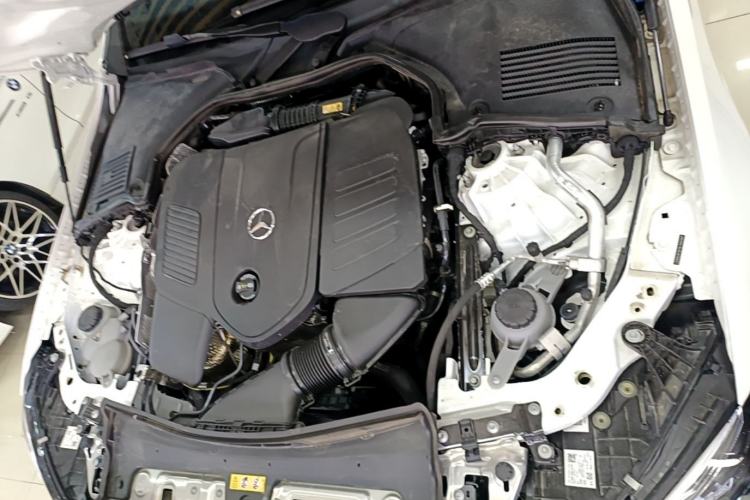 Used Mercedes-Benz C-Class 2025 Refresh C 260 L Night Edition Sports Version Engine Bay