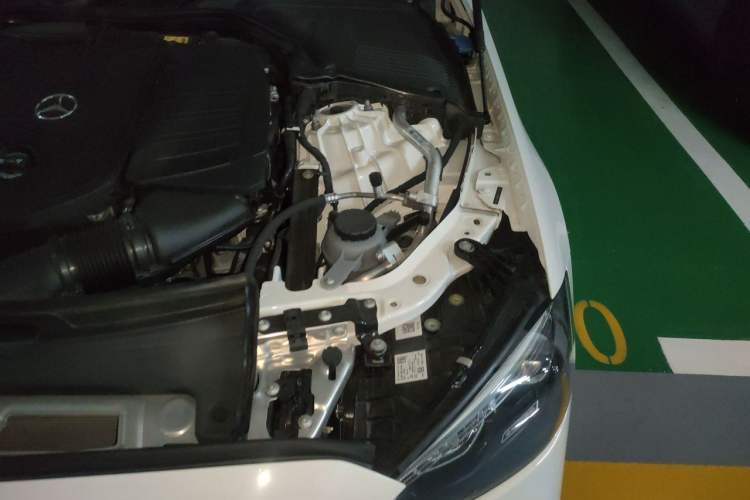 Used Mercedes-Benz C-Class 2025 Refresh C 200 L Sport Edition Engine Bay Left